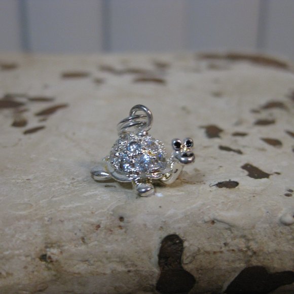Jewelry - NWOT sterling silver turtle charm pendant ornament